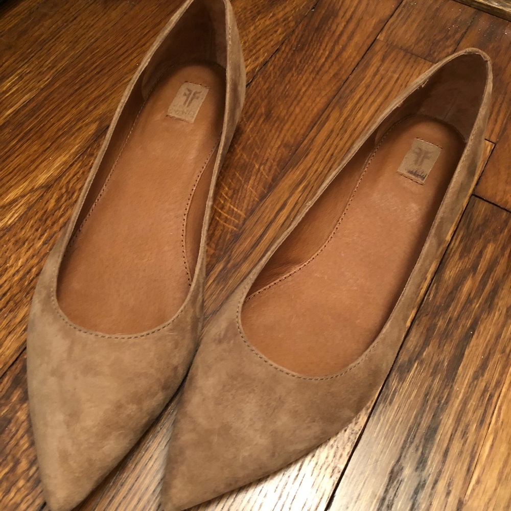 *Worn once* Frye Sienna flats size 10, cashew